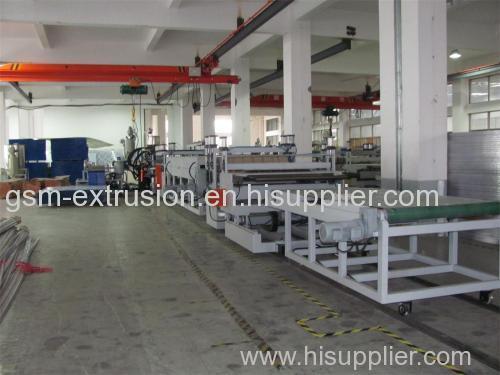 Polycarbonate honeycomb sheet extrusion line