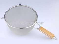 quality guarantee Stainless steel frying basket with wooden handle