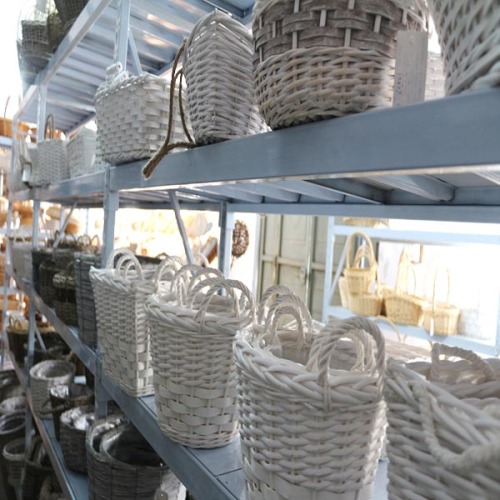 willow storage basket with folded handle factory supplier