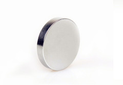 Neodymium disc magnet with steel plate