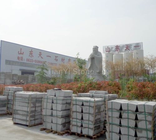 Tianyidiguo Statue of confucius