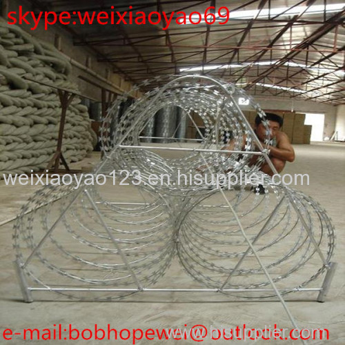 bto 22 low price concertina wire hot dipped galvanized razor barbed wire price for sale anti climb razor wire