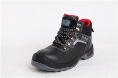 Custom Processing Corium safety footwear for exporting to middle east and afirca