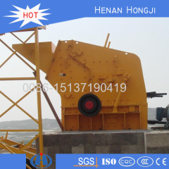 Impact crusher hammer and liner