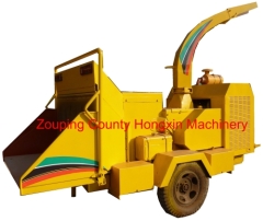 Brush chipper diesel engine mobile