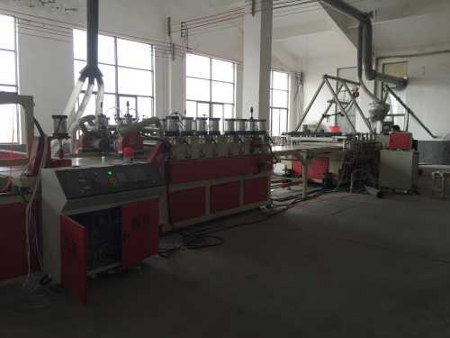 WPC Furniture Board Machine