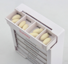 weekly pill organizer Plas with braille print in every box