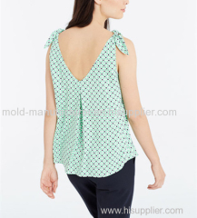 New style Polyeste polka dots V neck crossover front spring time sweet blouse China dress factory