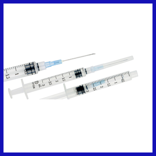 Internal retraction safety syringe