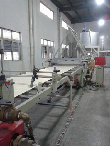 Wood plastic sheet extrusion line