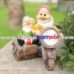 Garden Decor Post Solar Light Riding a motorcycle Dwarfs