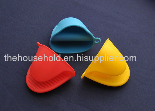 BPA free dish washer safe silicone pot grabbers silicone oven clips for oven microwave