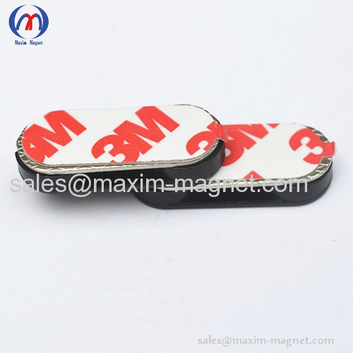 Magnetic Badge Holder in racetrack type