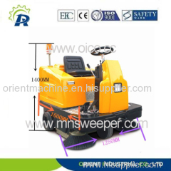 industrial driving floor sweeping machine