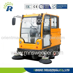 Outdoors electric all-closed road sweeper