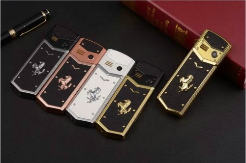 Hot sale LKV5 1.5 inch luxury mobile phone with HD camera Quad Band Ultrathin Luxury Cell Phone 