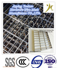 Pressure locked steel grating