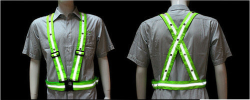 USB port flashing traffic safety vest