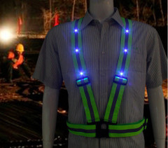 USB port flashing traffic safety vest