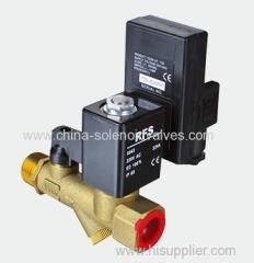 Union type automatic drain valve