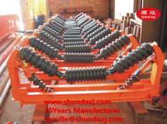 friction aligning conveyor roller for powder used