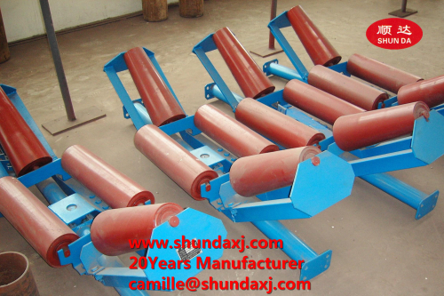 Carrier trough roller for conveyor