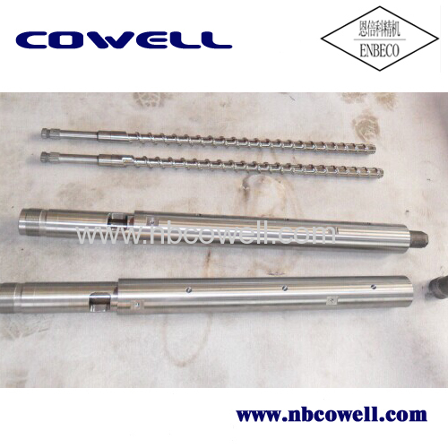 Extruder screw and barrel for plastic processing