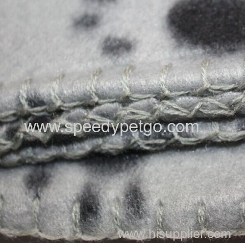 Grey with paw print 100x70cm dog mat