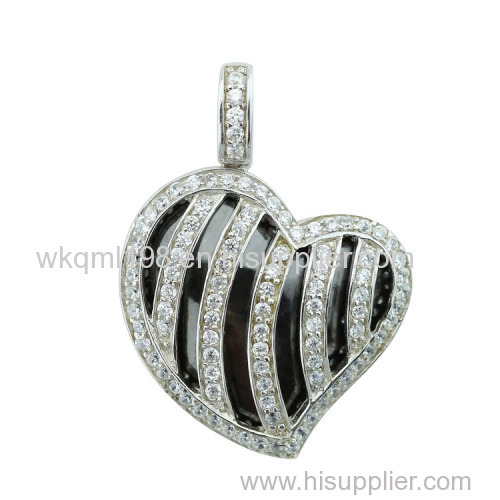 2015 Manli Fashion Classic black and white heart-shaped Pendant