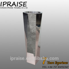 China hot sales of the tall slim metal vase for wedding decoration