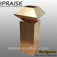 Golden luxurious tall vase for wedding