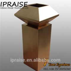 Golden luxurious tall vase for wedding