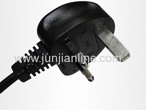 Manufacturers wholesale Singapore 3pin power cord/cable