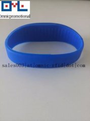 2015 New style Eco friendly 13. 56MHz MF1K RFID silicone bracelet