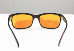 Unisex Plastic classic shape gentle Sunglasses