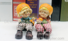 Polyresin figurine of people valuable souvenir gift