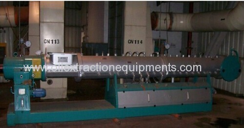 Oil extruding machine in the oil equipment