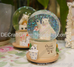 High quality resin customized musical snow globe snow globe