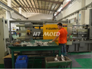 Cold chamber die casting machine