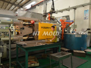 Cold chamber die casting machine