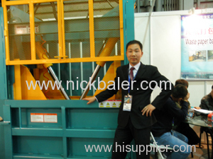 Vertical baler in Fair