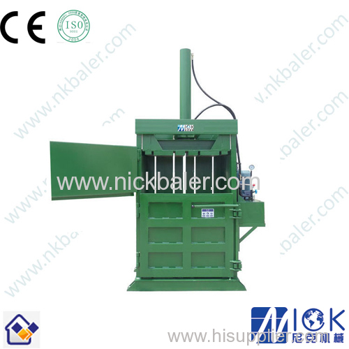 Marine Baler With Vertical Baler