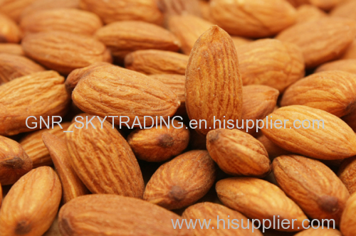Organic sweet almond nuts