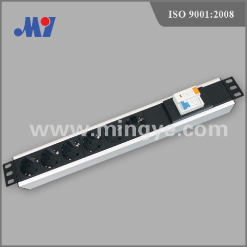 PDU socket with leakage current protector