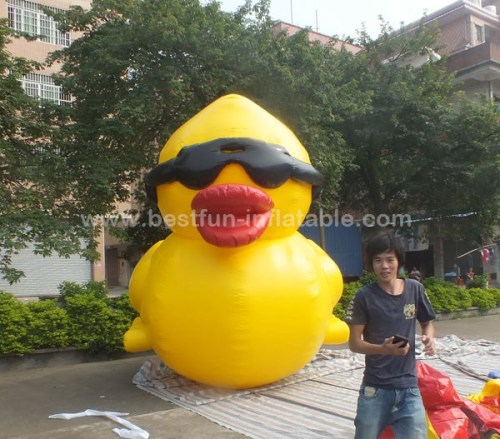 PVC water proof Promotion Giant Inflatable yellow Duck