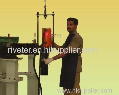 chassis riveting machine hanging riveting machine portable riveting machine hydraulic riveting machine