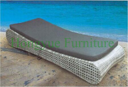Outdoor rattan wicker material lounge chair solutions