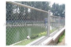 chain link fence/wire mesh