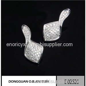 E2520 Single Diamond Earrings