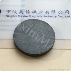 Disc round ferrite magnets